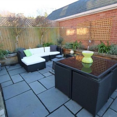 Aderta Stylish House For 7 People, Free Parking, 2 Min Walking From Ashley Cross And Near Sandbanks Beach Poole Exterior photo