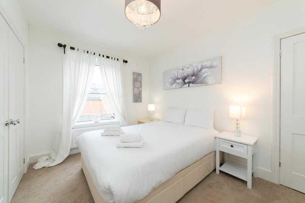 Aderta Stylish House For 7 People, Free Parking, 2 Min Walking From Ashley Cross And Near Sandbanks Beach Poole Exterior photo
